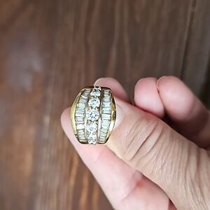 925 silver rhinestone ring size 9?